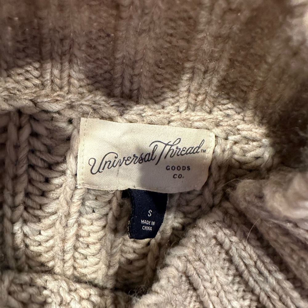 Universal Thread Sweater - Picture 6 of 6